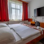 弗洛丹佩奇酒店 3*