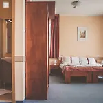 弗洛丹佩奇酒店