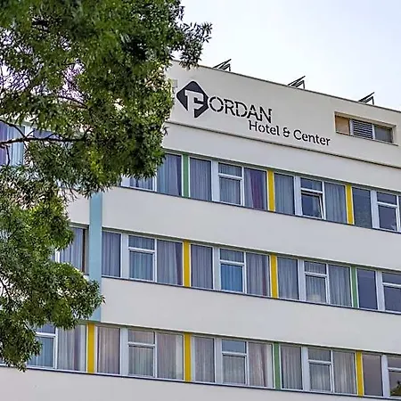 Otel Fordan Peçuy